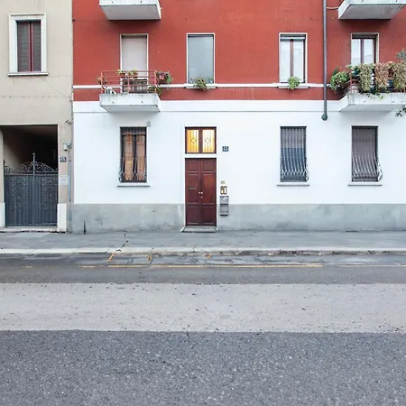 Boutique Con Cortile-design&fashion District Milan